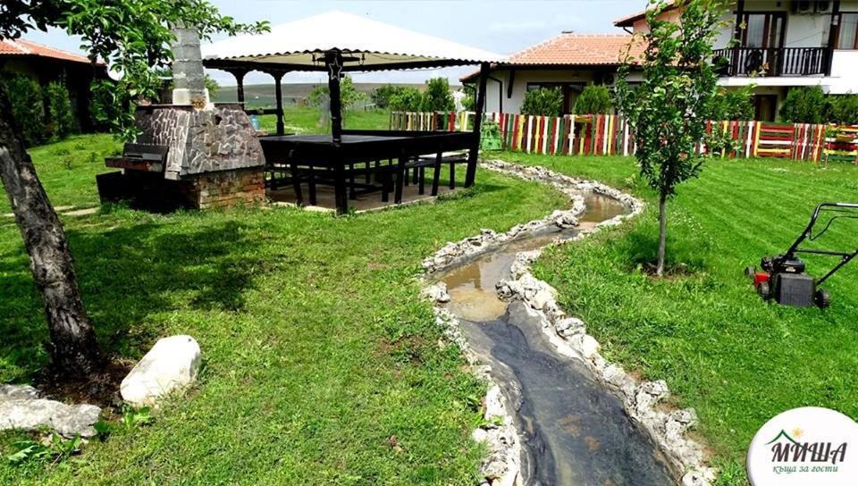 Guest House Misha Petrevene Dış mekan fotoğraf