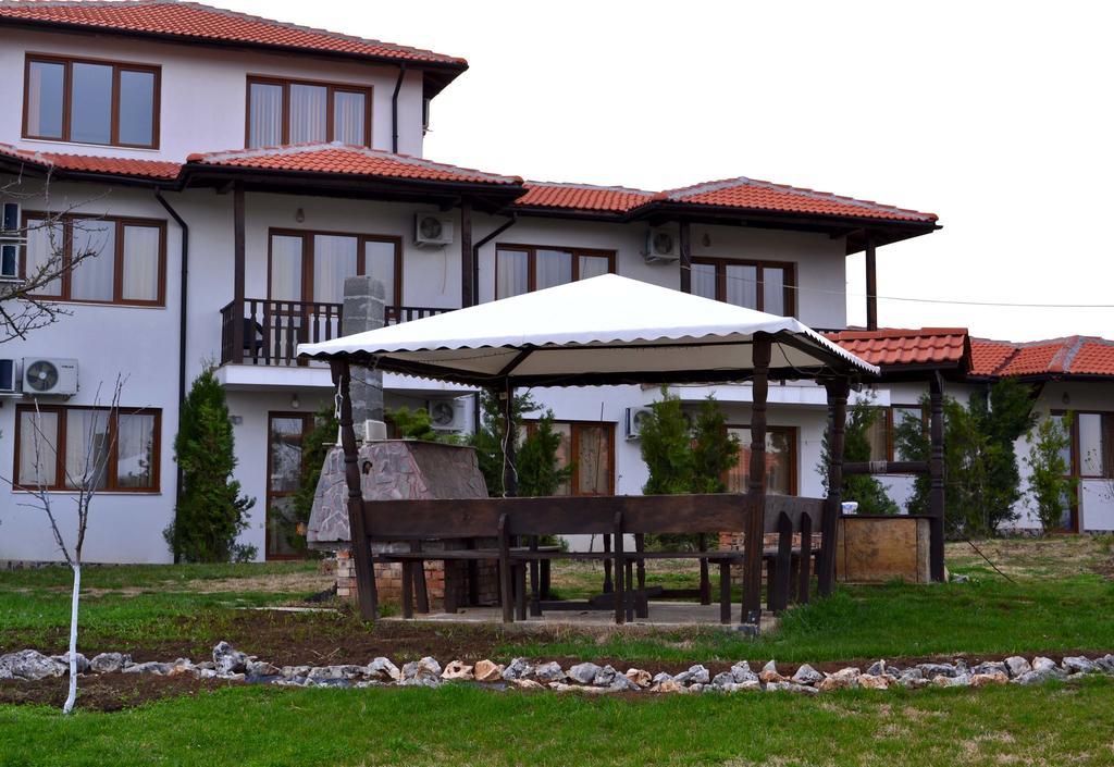 Guest House Misha Petrevene Dış mekan fotoğraf